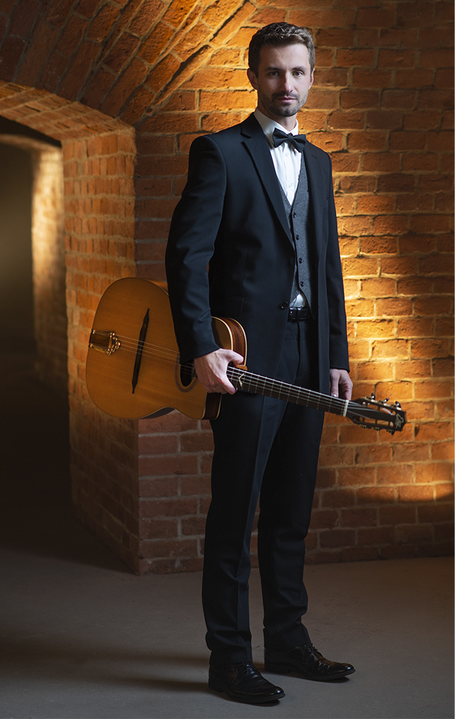 HOT 20 STRINGS swing jazz band